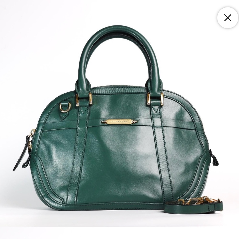 Burberry Green Leather Handbag


14” width
9” height
4.75” width